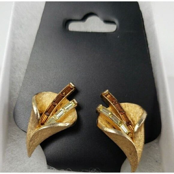 Vintage 1950's Cora Calla Lily Brown Yellow Baguette Rhinestone Clip-On Earrings - Picture 3 of 14